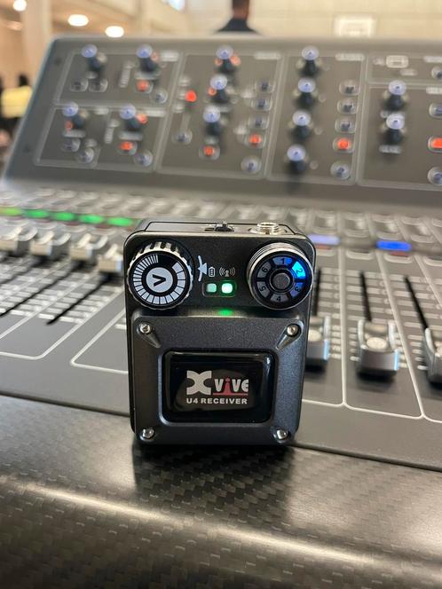Xvive U4 in-ear – 9 receivers & 3transmitters (set of apart), Muziek en Instrumenten, Overige Muziek en Instrumenten, Zo goed als nieuw