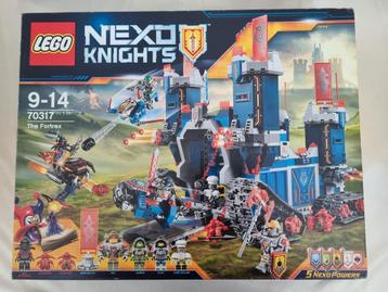Lego nexo knights set 70317 The Fortrex 9-14jaar beschikbaar voor biedingen