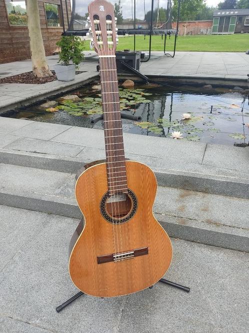 Alhambra model 1C - klassieke gitaar (voor muziekschool), Muziek en Instrumenten, Snaarinstrumenten | Gitaren | Akoestisch, Zo goed als nieuw
