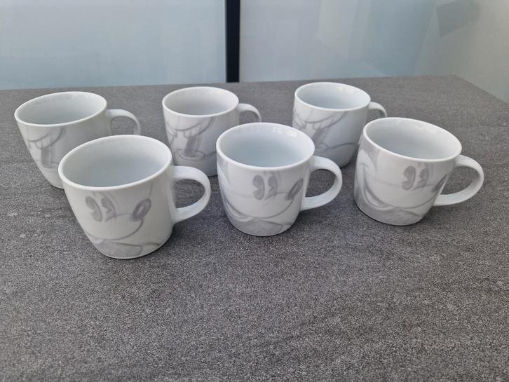 Diseney servies 6 schaaltjes + 6 mokken van Mickey Mouse, Verzamelen, Disney, Zo goed als nieuw, Servies, Mickey Mouse, Ophalen of Verzenden