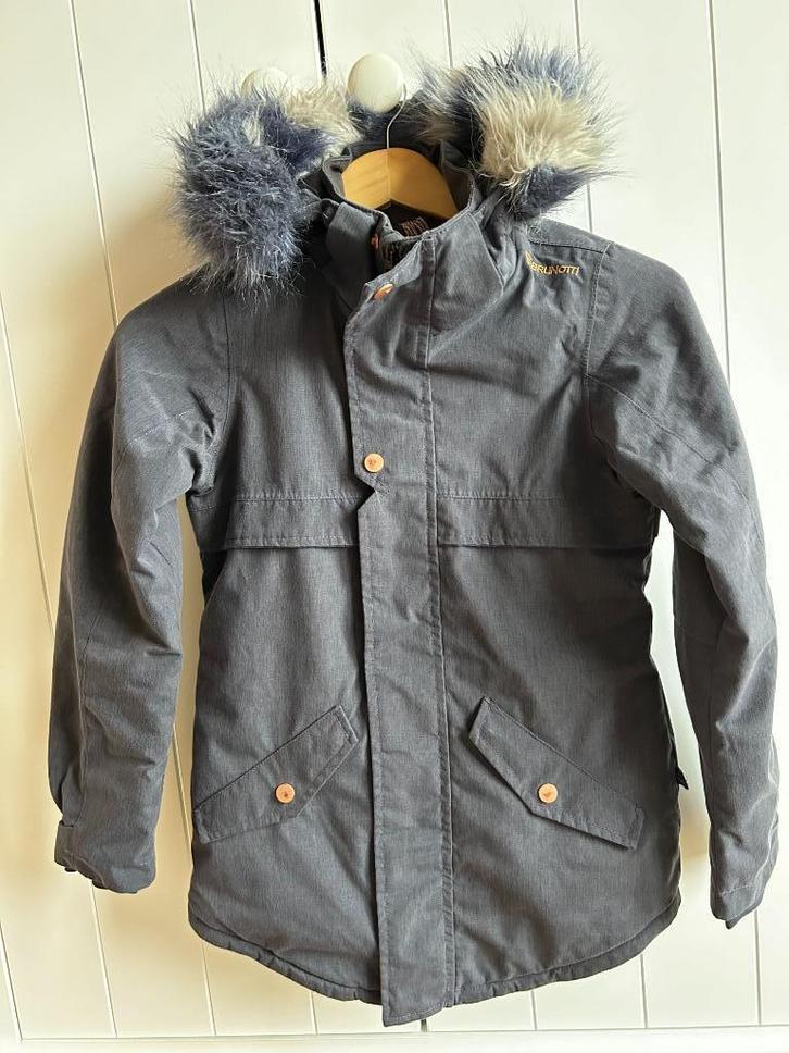Brunotti winterjas / skijas maat 140, Kinderen en Baby's, Kinderkleding | Maat 140, Zo goed als nieuw, Meisje, Jas, Ophalen of Verzenden