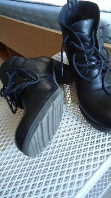 Schoenen maat 40 - zwart beschikbaar voor biedingen