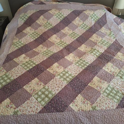 Mooie bedsprei, Huis en Inrichting, Woonaccessoires | Plaids en Woondekens, Zo goed als nieuw, Ophalen of Verzenden