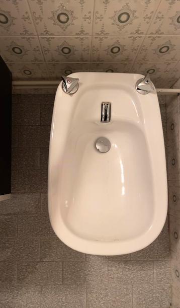 Bidet beschikbaar voor biedingen