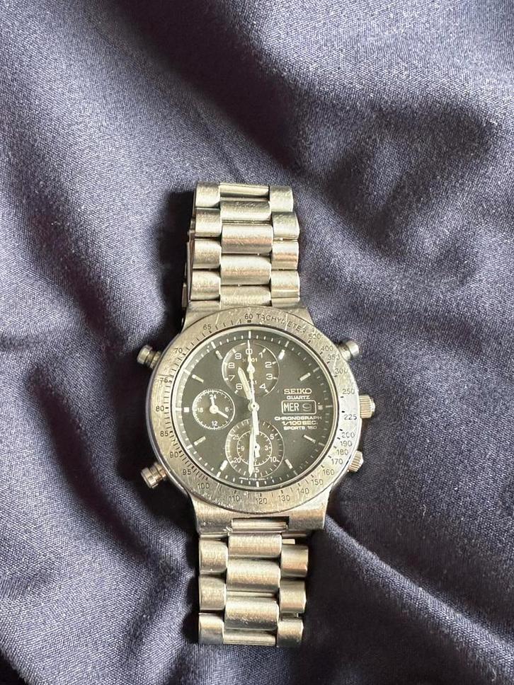 Fonctionnel Seiko chronographe a quartz sports 100, Handtassen en Accessoires, Horloges | Dames, Gebruikt, Polshorloge, Seiko