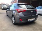 Hyundai i30 1,6 essence année 2012, Auto's, Hyundai, Euro 5, 1591 cc, 4 cilinders, Leder en Stof