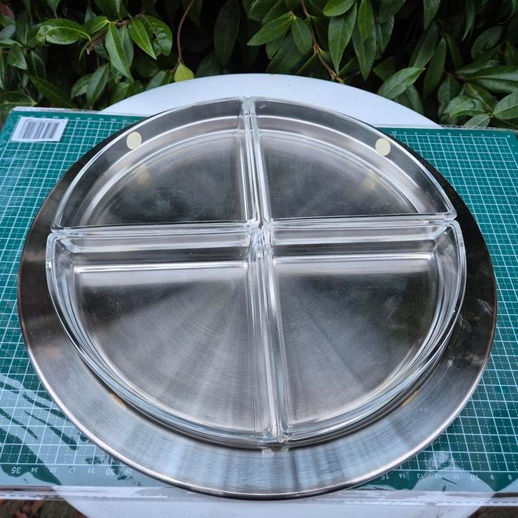 Alessi aperitiefhapjes schaal met 4 glazen Ettore Sottsass, Antiek en Kunst, Antiek | Keukengerei, Ophalen of Verzenden