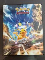 Pokémon Pikachu Ultra Pro mapje + Kaarten, Hobby en Vrije tijd, Verzamelkaartspellen | Pokémon, Ophalen of Verzenden, Zo goed als nieuw
