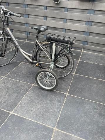Swinning Wheels-kit voor driewieler te maken beschikbaar voor biedingen