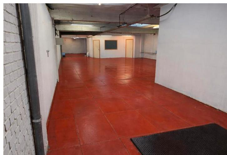 À louer – Entrepôt / Atelier privé 310 m² Anderlecht, Immo, Garages en Parkeerplaatsen, Brussel