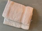 2 handdoeken Santens, Huis en Inrichting, Badkamer | Badtextiel en Accessoires, Ophalen, Beige