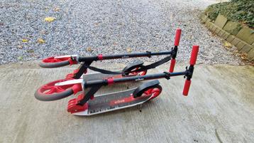 Set van 2 opvouwbare stadsscooters (grote wielen van 200 mm) beschikbaar voor biedingen