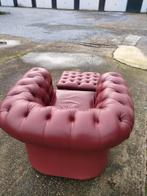 Magnifique fauteuil club Chesterfield avec repose-pieds., Enlèvement