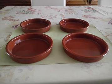 4 Kleine Vuurvaste Ovenschaaltjes beschikbaar voor biedingen