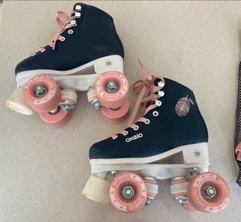 Kunstrolschaatsen + beschermmateriaal, Kinderen en Baby's, Speelgoed | Buiten | Rolschaatsen, Ophalen of Verzenden
