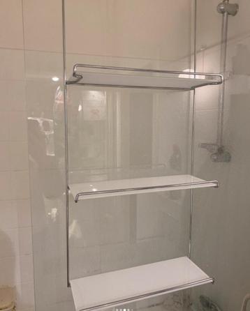 Opbergrek ( bad)kamer beschikbaar voor biedingen