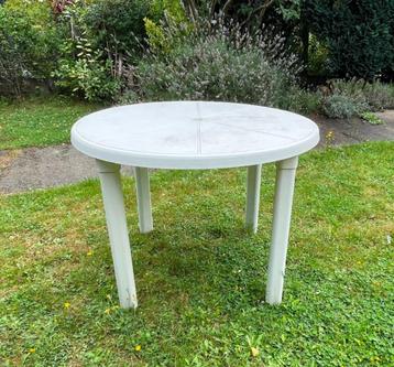 Ronde tuintafel  beschikbaar voor biedingen