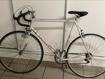 Retro koersfiets Peugeot - wit - vintage beschikbaar voor biedingen