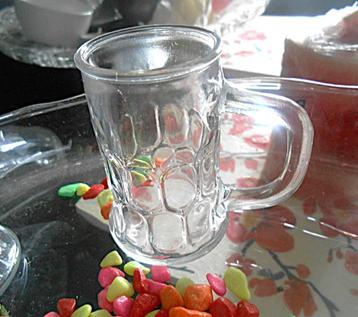 Klein likeurglas, vintage beschikbaar voor biedingen