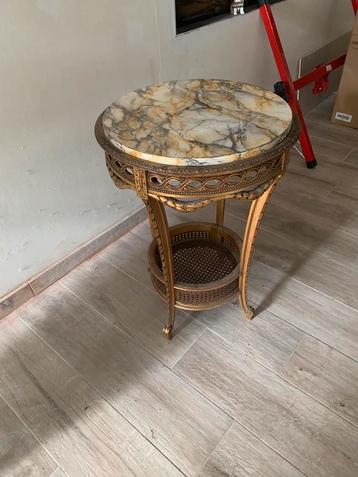 Antieke piedestal tafel antiek opzettafel beschikbaar voor biedingen