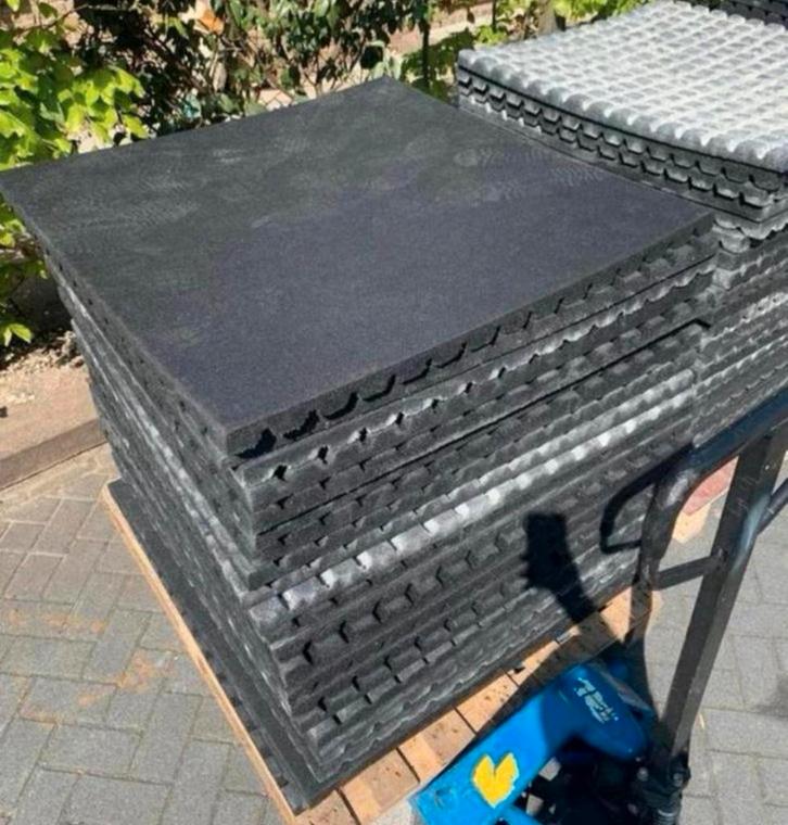 Rubberen Stalmatten 100x100 4cm dik (Meerdere beschikbaar), Dieren en Toebehoren, Paarden en Pony's | Overige Paardenspullen, Gebruikt