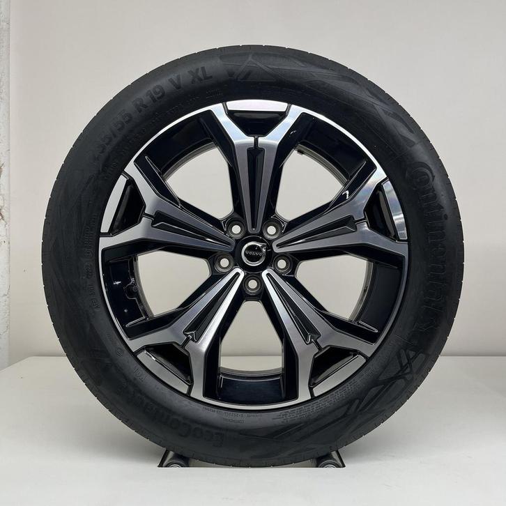 Volvo 19 inch velgen + zomerbanden XC60 2017-, Auto-onderdelen, Banden en Velgen, Banden en Velgen, Zomerbanden, 19 inch, 235 mm