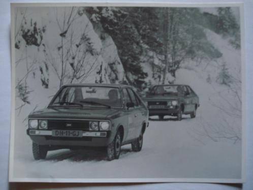 Hyundai Pony 11/1978 Persfoto Photo de presse Press photogra, Livres, Autos | Brochures & Magazines, Utilisé, Autres marques, Envoi