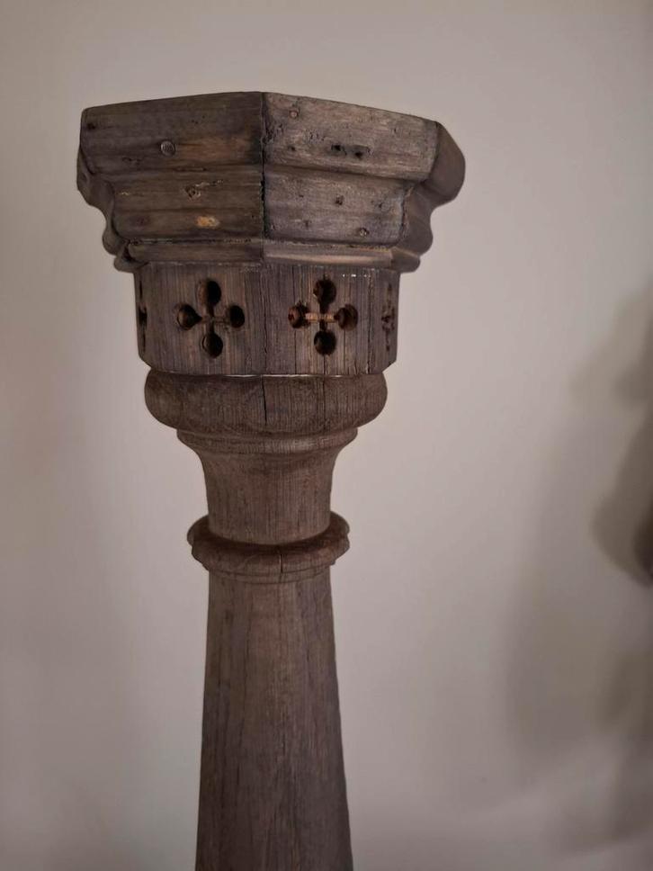 ***19E EEUWSE HOUTEN KANDELAAR NEO GOTIEK***, Antiek en Kunst, Antiek | Religieuze voorwerpen, Ophalen