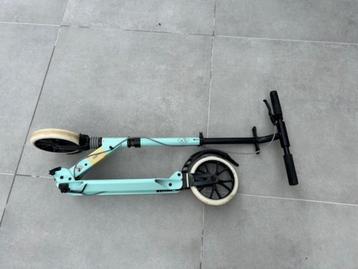 Nieuwe scooter voor tieners beschikbaar voor biedingen
