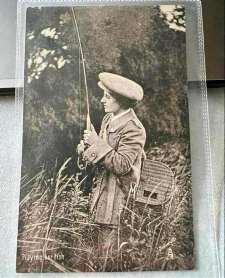 Oude postkaart Silverette The lady Angler 6533. London 1928, Verzamelen, Postkaarten | Buitenland, Gelopen, Engeland, 1920 tot 1940