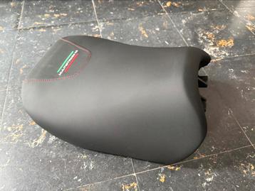 Verhoogd en Verwarmd Multistrada V4 zadel beschikbaar voor biedingen