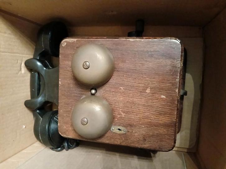 4 wandtelefoons V 2748 A, Antiek en Kunst, Antiek | Woonaccessoires, Ophalen of Verzenden