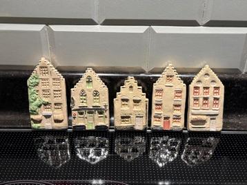 5 miniatuur Brugse gevels beschikbaar voor biedingen