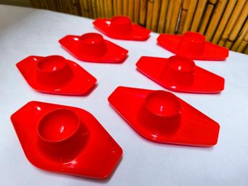 7 vintage DBP rode plastic „boot-eierdopjes” uit 1970, retro beschikbaar voor biedingen
