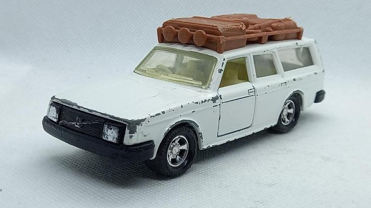 Matchbox Super Kings K-74 Volvo 245 DL Estate 1979 wit, Hobby en Vrije tijd, Modelauto's | Overige schalen, Gebruikt, Auto, Verzenden