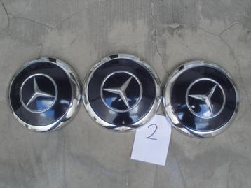 Mercedes oldtimer  wieldeksels beschikbaar voor biedingen
