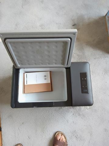 Auto koelkoffer of camping met compressor 12/220v, Enlèvement, Comme neuf, Compresseur