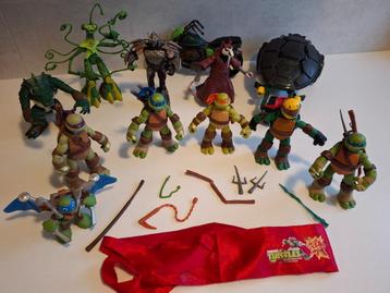 Ninja Turtles - grote set - speelfiguren en voertuigen beschikbaar voor biedingen