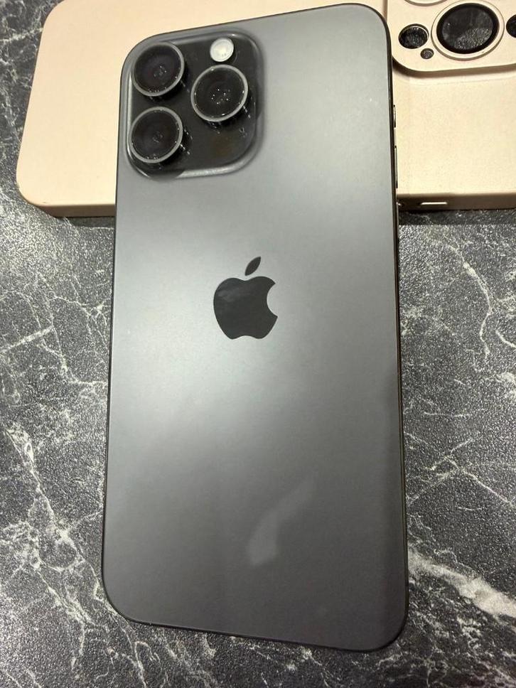 Iphone 15 Pro Max 256GB  Zwart In goeie staat, accessoires, Telecommunicatie, Mobiele telefoons | Apple iPhone, Zo goed als nieuw