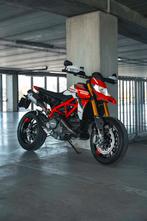 Hypermotard 950 SP 2025 (2500km) + 1,5 jaar garantie, Motoren, Motoren | Ducati, 2 cilinders, 950 cc, Meer dan 35 kW, Minimaal motorrijbewijs A2