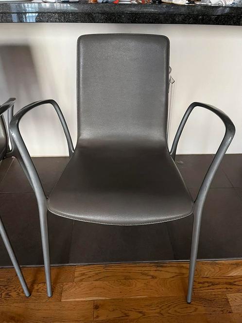 Gorka stoelen van Jorge Pensi by Akaba. 4 beschikbaar, Antiek en Kunst, Antiek | Meubels | Tafels, Ophalen of Verzenden