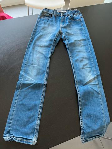 Levis 511 slim blauwe jeans maat 12 jaar. Zeer goede staat.