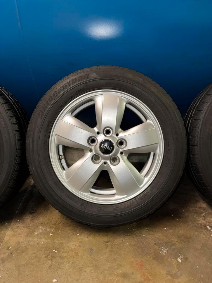 Jantes 15 pouces MİNİ COOPER avec pneus 5x112, Autos : Pièces & Accessoires, Pneus & Jantes, Pneus et Jantes, Pneus hiver, 15 pouces
