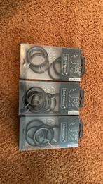 Intensions cl ring met inlage en oog voor roede 28 mm zwart, Huis en Inrichting, Stoffering | Gordijnen en Lamellen, Ophalen of Verzenden