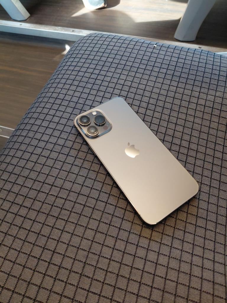 iphone 13 pro max Een zeer schoon apparaat, geen krassen., Telecommunicatie, Mobiele telefoons | Apple iPhone, Ophalen of Verzenden