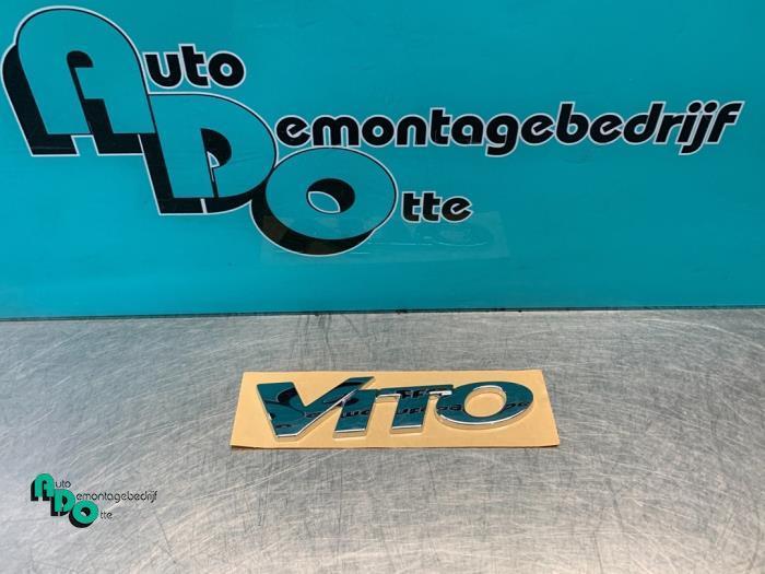 Emblème d'un Mercedes Vito (Vito 03-), Autos : Pièces & Accessoires, Carrosserie & Tôlerie, Mercedes-Benz, Neuf, 3 mois de garantie