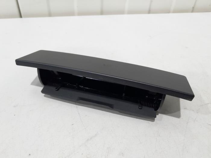 Cendrier arrière d'un Audi S4, Autos : Pièces & Accessoires, Habitacle & Garnissage, Audi, Utilisé, 3 mois de garantie, Enlèvement ou Envoi