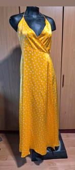 Claudie Pierlot zijde wikkeljurk met rugdecollete 40, Kleding | Dames, Gelegenheidskleding, Ophalen of Verzenden