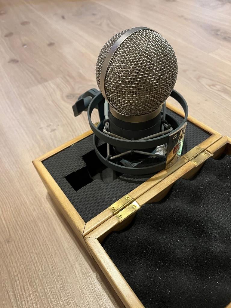 SE Titan multipattern  high end microfoon met schockmount, Musique & Instruments, Microphones, Enlèvement ou Envoi, Utilisé, Micro studio