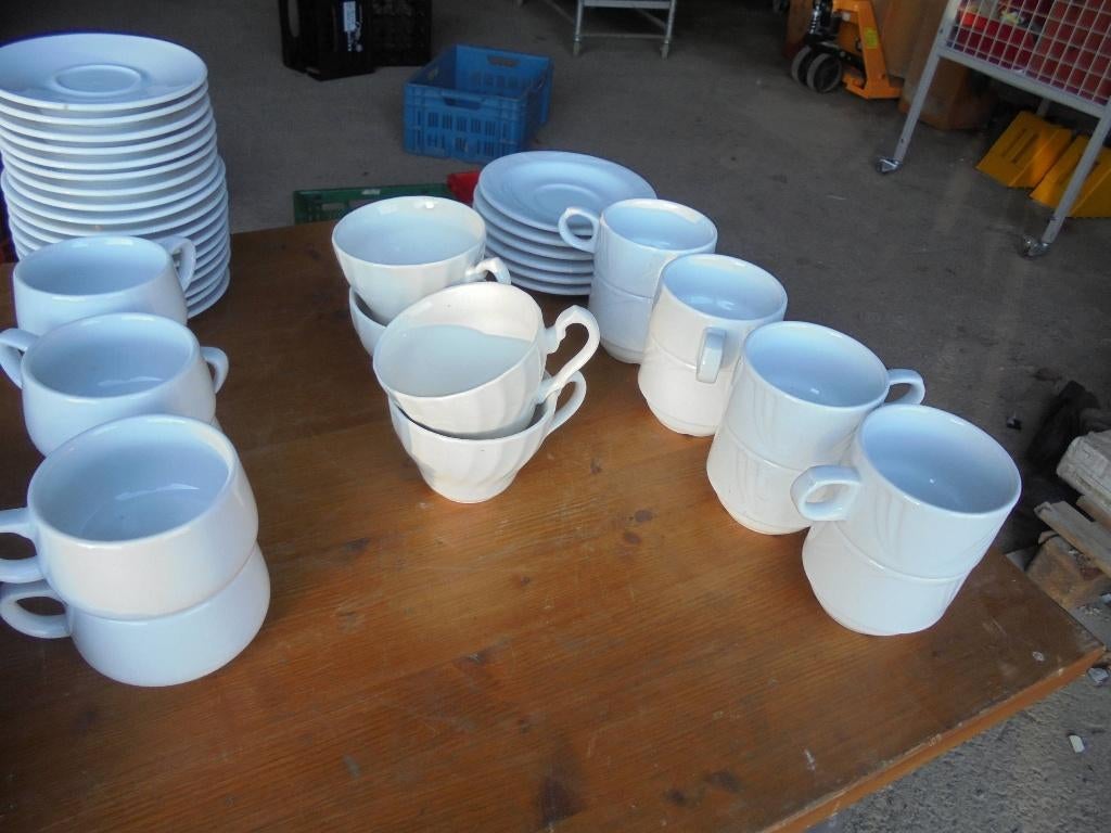 TASSES BLANCHES - 30 pièces, Maison & Meubles, Cuisine | Vaisselle, Enlèvement, Utilisé, Autres styles, Tasse(s) et/ou soucoupe(s)